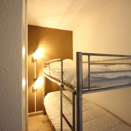 Recent T2 Lumineux Pour 6, Au Pied Des Pistes Avec Balcon Sud Et Parking, Chamrousse Recoin - Fr-1-340-161